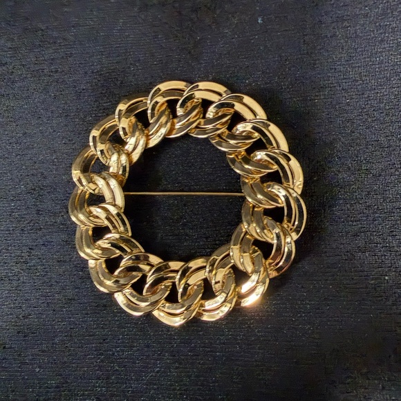 Monet Jewelry - Monet gold tone double chain circle pin brooch vintage